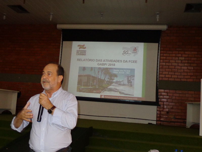 Professor Pedro de Souza apresenta atividades de 2018 no Auditório