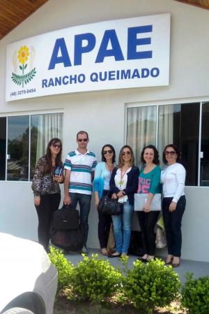 Equipe da FCEE na APAE de Rancho Queimado