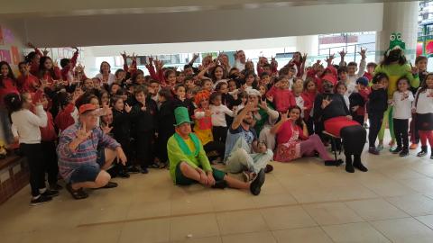 foto turma toda reunida teatro