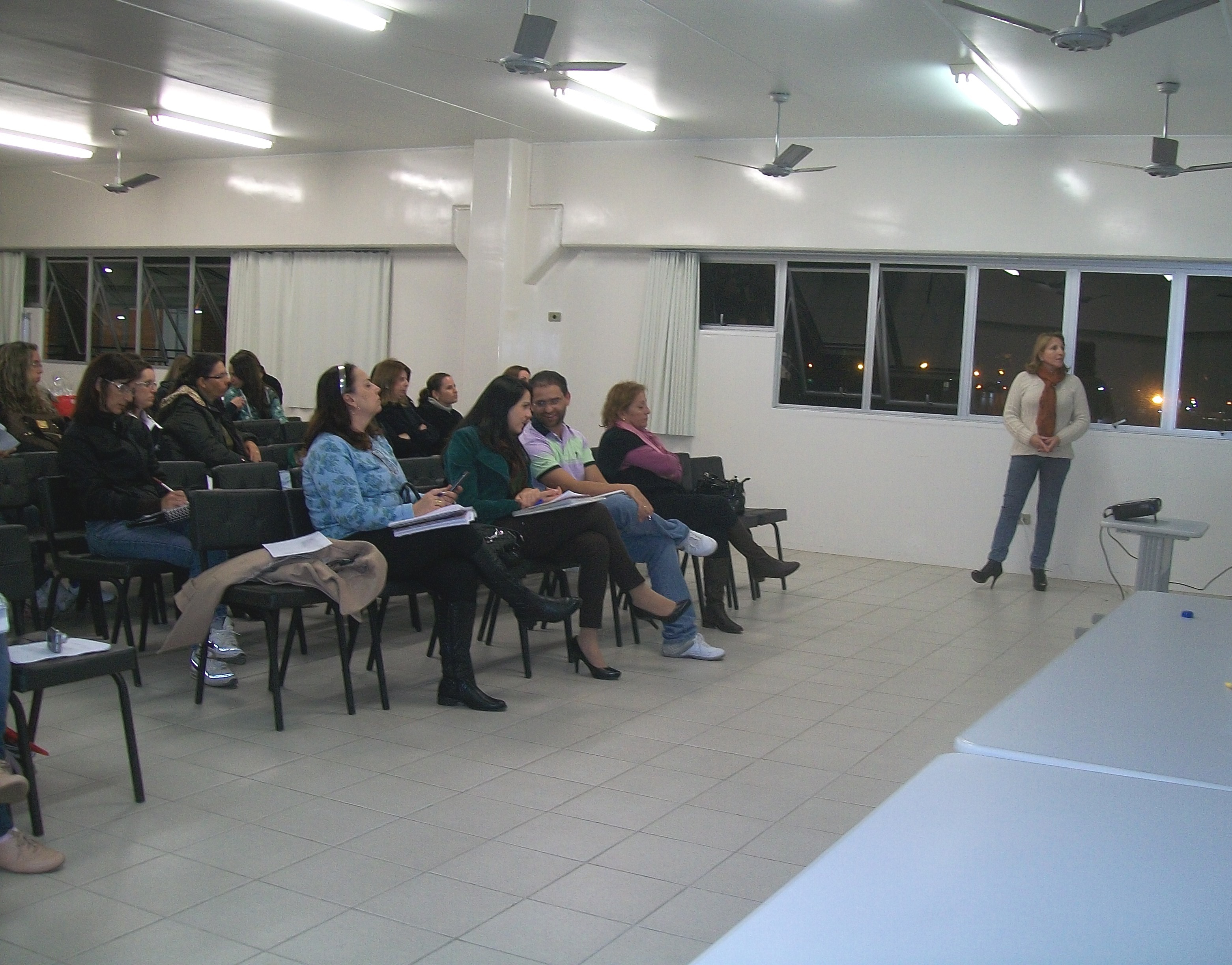 profissionais_da_fcee_realizam_palestra_em_universidade