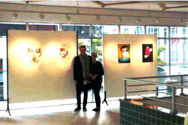 Exposição de alunos da FCEE na Biblioteca Pública Alunos autores da exposição