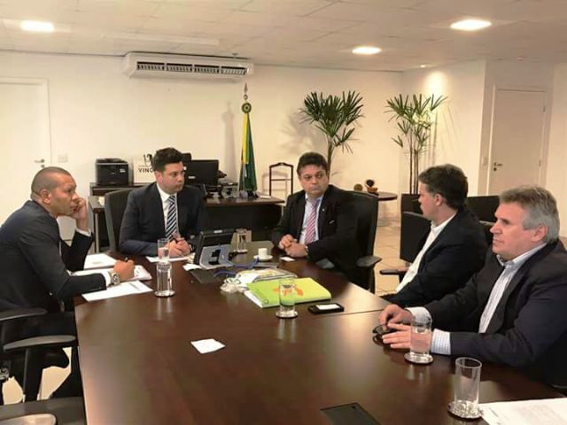 Ministro do Esporte recebe gestores da FCEE Ministro do Esporte recebe gestores da FCEE